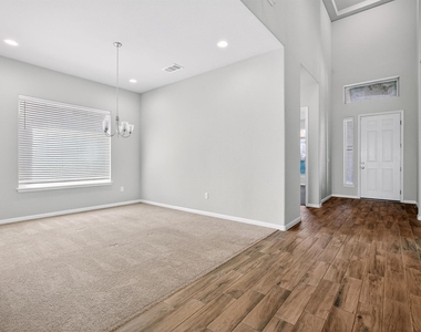 810 Clearwell St - Photo Thumbnail 1