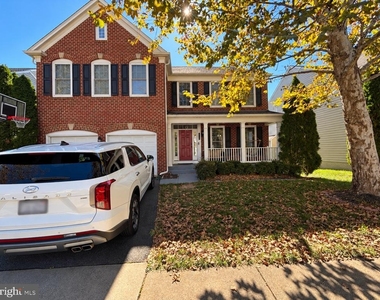 42815 Ravenglass Drive - Photo Thumbnail 2