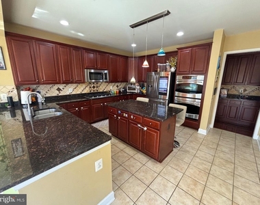 42815 Ravenglass Drive - Photo Thumbnail 8