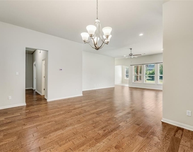 931 Catalina Ln - Photo Thumbnail 13