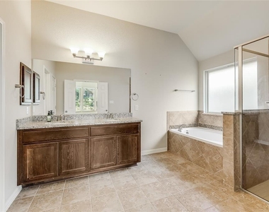 931 Catalina Ln - Photo Thumbnail 18