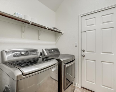 931 Catalina Ln - Photo Thumbnail 26