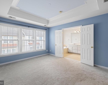 5106 Village Fountain Place - Photo Thumbnail 14
