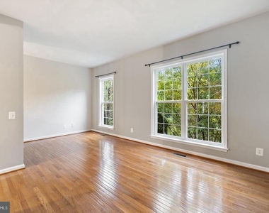 5106 Village Fountain Place - Photo Thumbnail 9
