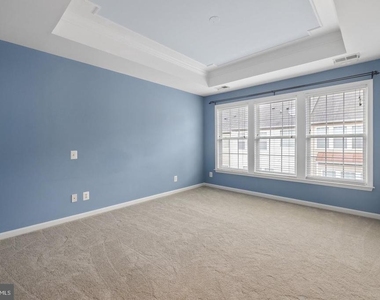 5106 Village Fountain Place - Photo Thumbnail 13
