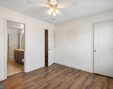 8515 Towne Manor Court - Photo Thumbnail 9