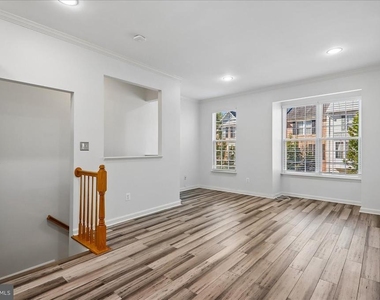 8515 Towne Manor Court - Photo Thumbnail 4