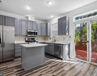 8515 Towne Manor Court - Photo Thumbnail 2