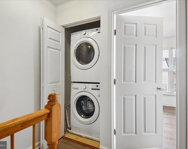 8515 Towne Manor Court - Photo Thumbnail 11