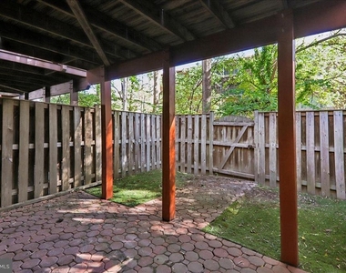 8515 Towne Manor Court - Photo Thumbnail 18