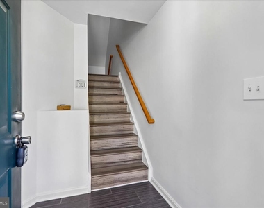 8515 Towne Manor Court - Photo Thumbnail 19