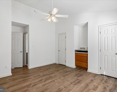 8515 Towne Manor Court - Photo Thumbnail 6