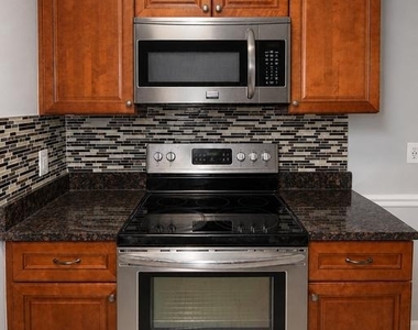 6611 Rosecroft Place - Photo Thumbnail 10