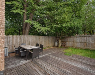 6611 Rosecroft Place - Photo Thumbnail 39
