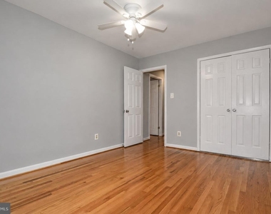 6611 Rosecroft Place - Photo Thumbnail 26