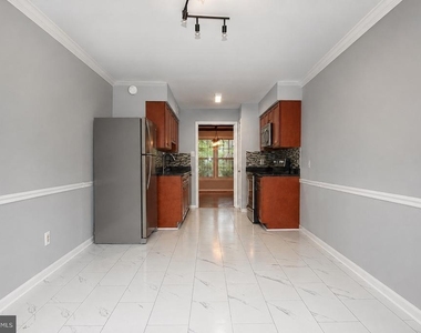 6611 Rosecroft Place - Photo Thumbnail 4