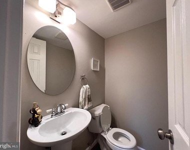 1514 Roundleaf Court - Photo Thumbnail 12
