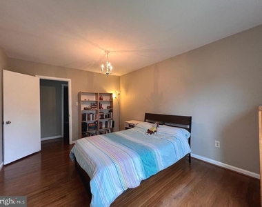 1514 Roundleaf Court - Photo Thumbnail 16