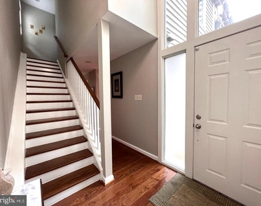 1514 Roundleaf Court - Photo Thumbnail 2