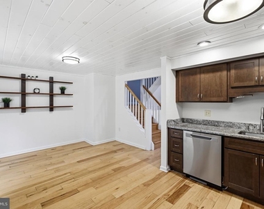 5852 Rock Forest Court - Photo Thumbnail 17
