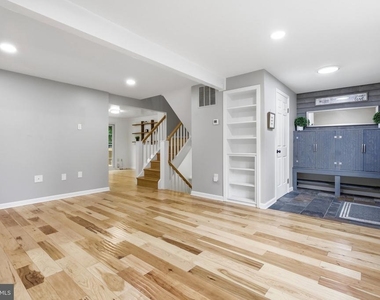 5852 Rock Forest Court - Photo Thumbnail 10