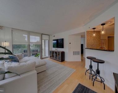 11800 Sunset Hills Road - Photo Thumbnail 13