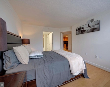 11800 Sunset Hills Road - Photo Thumbnail 24