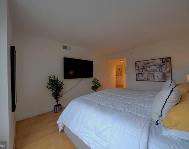 11800 Sunset Hills Road - Photo Thumbnail 34