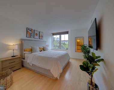 11800 Sunset Hills Road - Photo Thumbnail 36