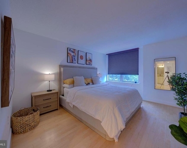 11800 Sunset Hills Road - Photo Thumbnail 32