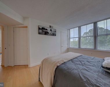 11800 Sunset Hills Road - Photo Thumbnail 23