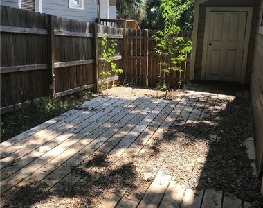 631 W 31st 1/2 St - Photo Thumbnail 17