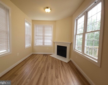 887 Persimmon Place - Photo Thumbnail 9