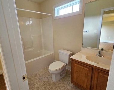 887 Persimmon Place - Photo Thumbnail 3
