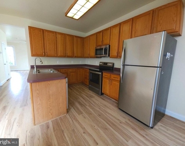 887 Persimmon Place - Photo Thumbnail 8