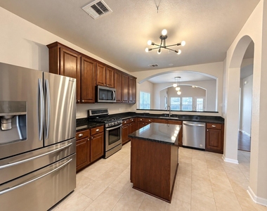 4517 Hees Ct - Photo Thumbnail 7