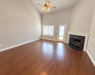 4517 Hees Ct - Photo Thumbnail 4