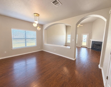 4517 Hees Ct - Photo Thumbnail 10