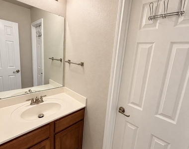 4517 Hees Ct - Photo Thumbnail 13