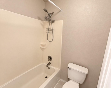 4517 Hees Ct - Photo Thumbnail 12