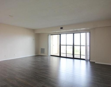 307 Yoakum Parkway - Photo Thumbnail 1