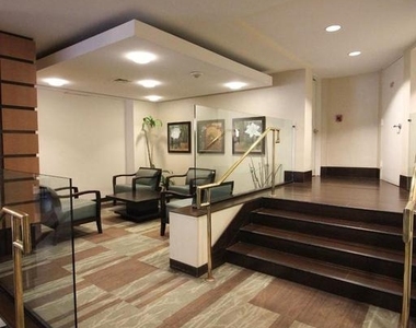 307 Yoakum Parkway - Photo Thumbnail 22