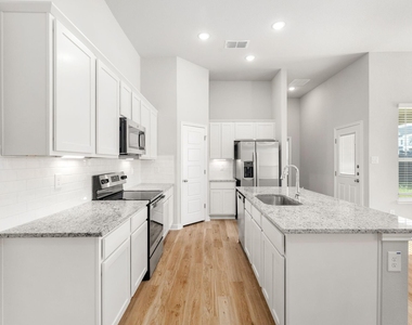 279 Cross Barn Blvd - Photo Thumbnail 5