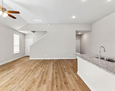 279 Cross Barn Blvd - Photo Thumbnail 7