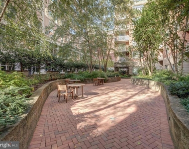 820 N Pollard Street - Photo Thumbnail 39