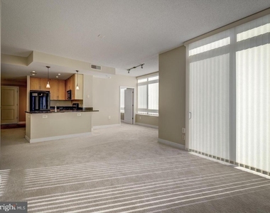 820 N Pollard Street - Photo Thumbnail 12