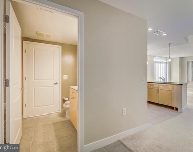 820 N Pollard Street - Photo Thumbnail 5