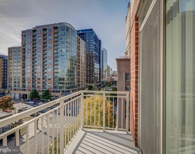 820 N Pollard Street - Photo Thumbnail 30