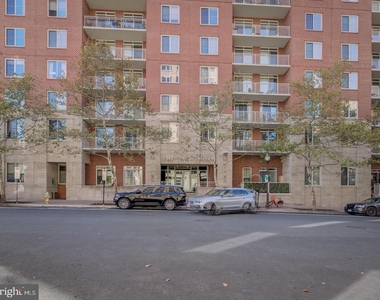 820 N Pollard Street - Photo Thumbnail 2