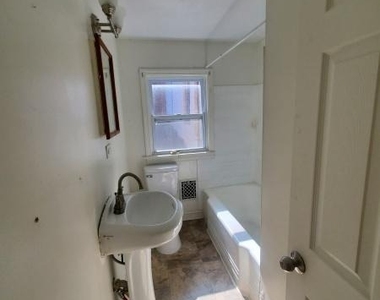 233 Pattison Street - Photo Thumbnail 4